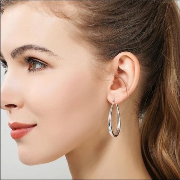 NEW S925 STERLING SILVER OVAL HOOP EARRINGS, NICE EARRINGS, CUTE EARRINGS. - Picture 2 of 4